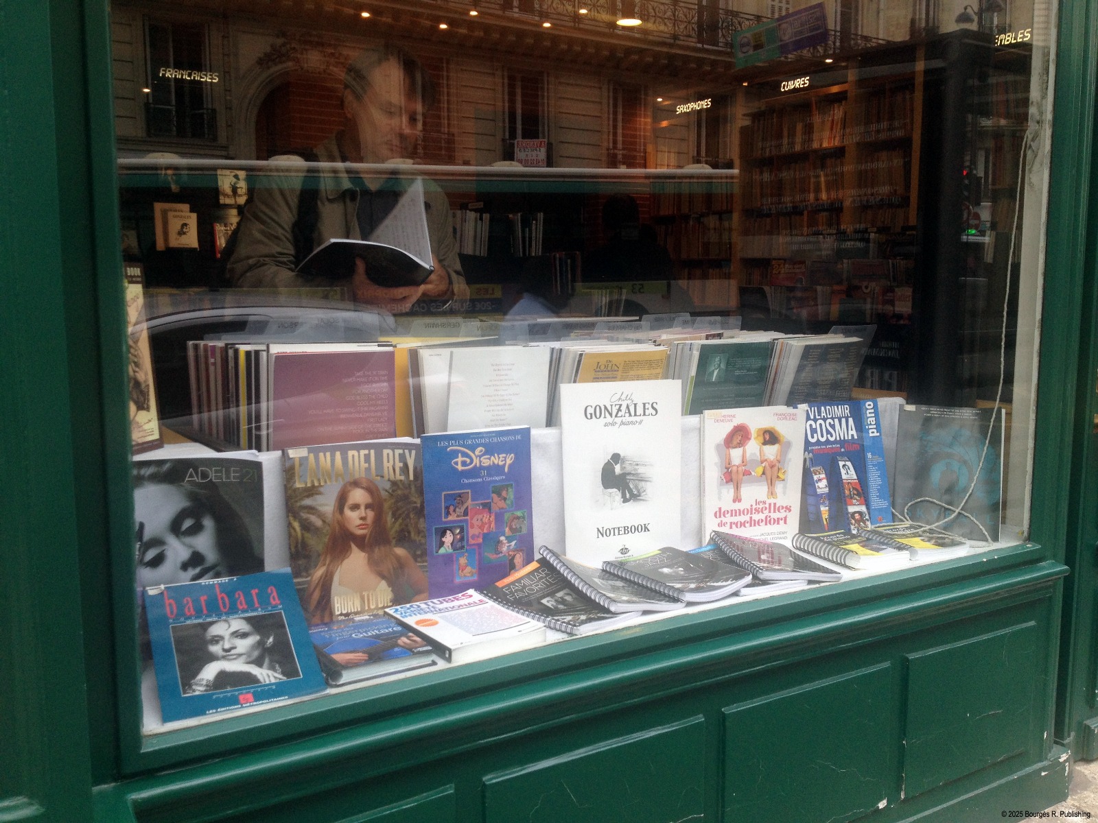 Vitrine d’une librairie musicale revendeur