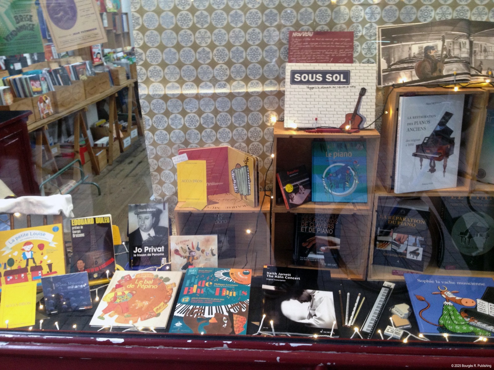 Vitrine d’un magasin de musique revendeur